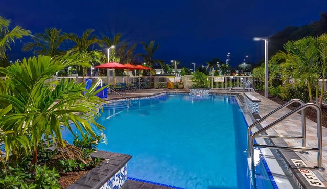 Home2 Suites Naples I-75 Pine Ridge Road, FL