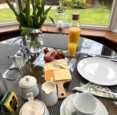 Home2Home Meadow Close