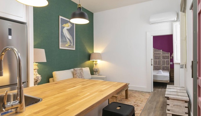 Homeabout Plaza de Castilla Apartment IV