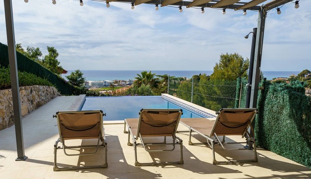 HomeHolidaysRentals Pirineus - Costa Barcelona