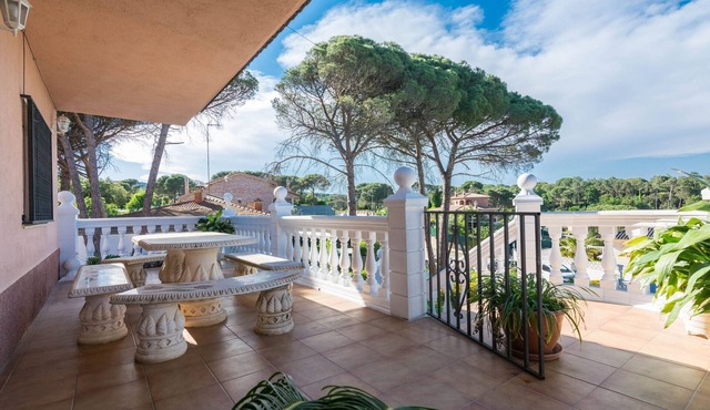 HomeHolidaysRentals Corts - Costa Barcelona
