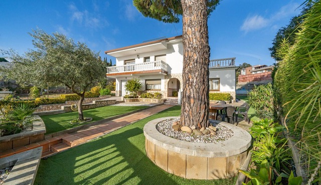 HomeHolidaysRentals Arenal - Costa Barcelona