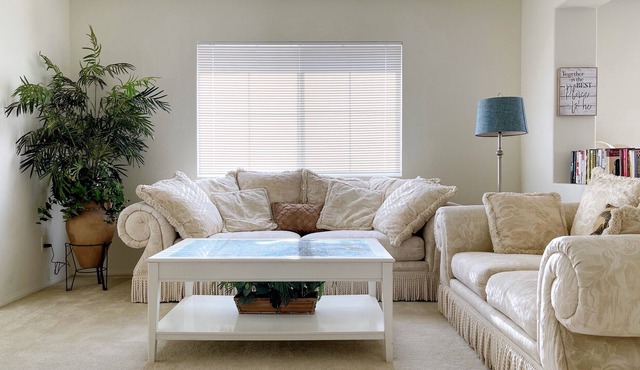 Homeinn - Modern & Spacious Residence w/Master King Bed and Pool Table.