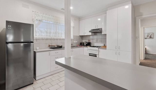 Homely 3-Bed in Quiet Street with Backyard