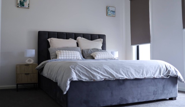 Homely 4 bedroom house with central cooling and WiFi in brilliant Wyndham.