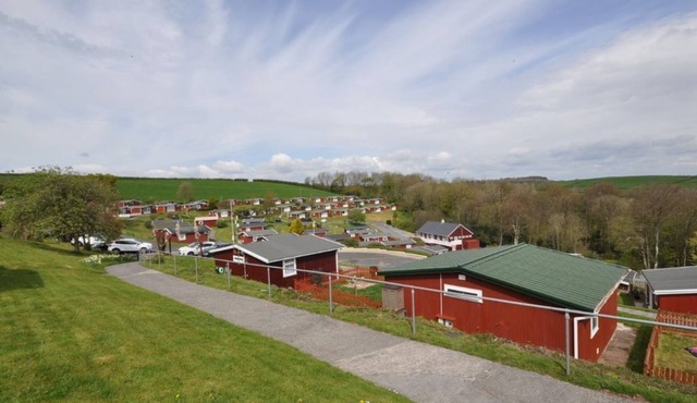 Homely Cedarwood Chalet, Sleeps 3