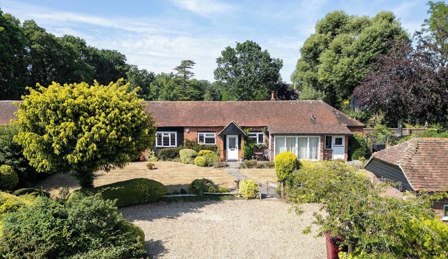 Homely Cottage for 6 Near Chichester & Goodwood