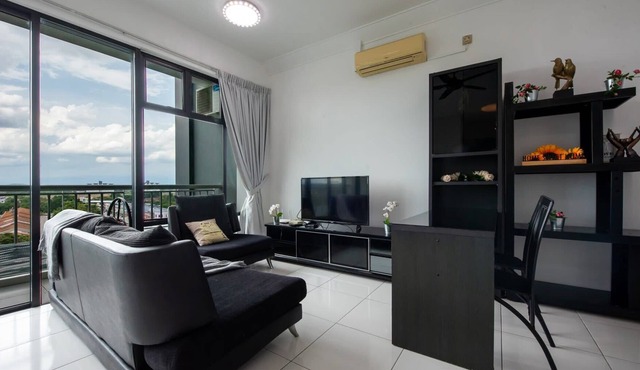 Homely & Modern Condo @ Bkt Indah, FREE Parking