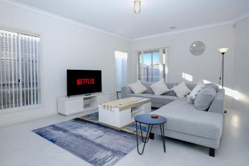 Homely Retreat-4 Minutes from Pacific Werribee Shopping Centre