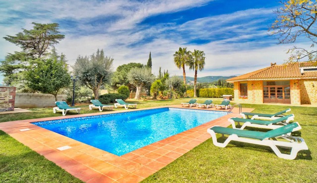 Homerez - Amazing villa 1 km away from the beach for 16 ppl. with swimming-pool