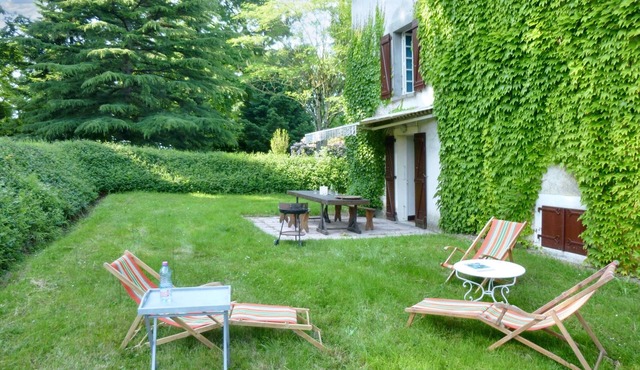 Homerez - Spacious House La Perdussie with Garden