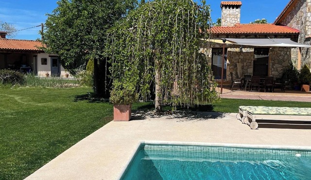 Homerez - 4-Bedroom Villa with Private Pool