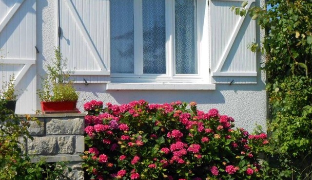 Homerez - Amazing house for 6 ppl. with garden and terrace at Dampierre-en-Burly