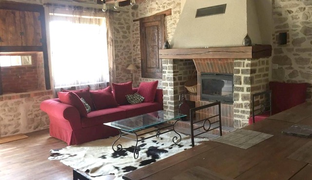 Homerez - Amazing house for 6 ppl. with terrace at Ladignac-le-Long