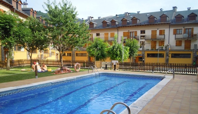 Homerez - Amazing appartement for 4 ppl. with shared pool at Benasque