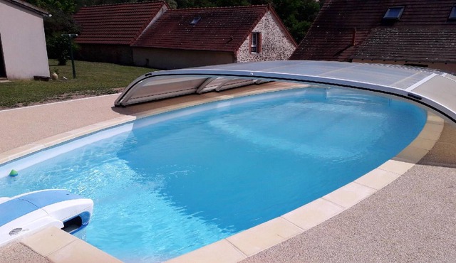 Homerez - Amazing house for 4 ppl. with shared pool and terrace at Estivareilles