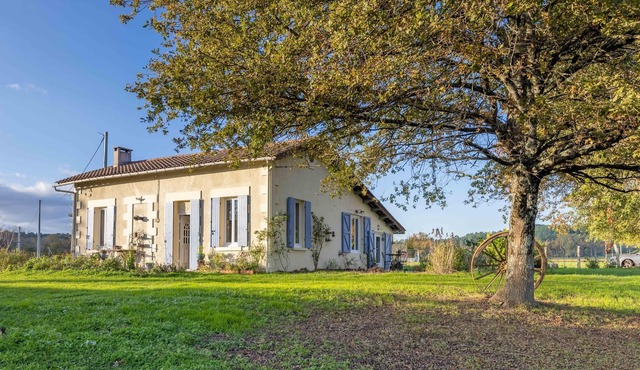 Homerez - Amazing house for 4 ppl. with garden at Saint-Aigulin