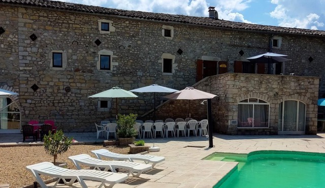 Homerez - Amazing house for 20 ppl. with shared pool and terrace at Grospierres