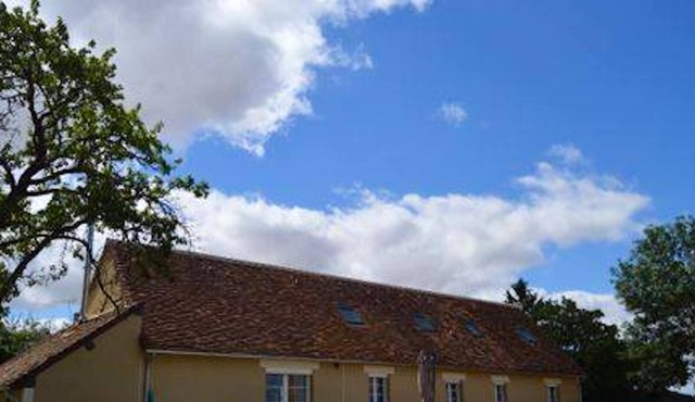 Homerez - Amazing house for 12 ppl. with jacuzzi, spa and garden at Levroux