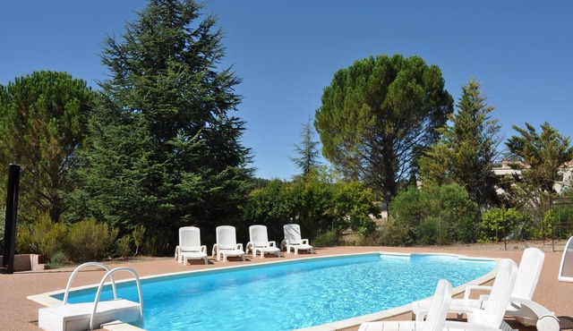 Homerez - Amazing house for 6 ppl. with shared pool and terrace at Rustrel