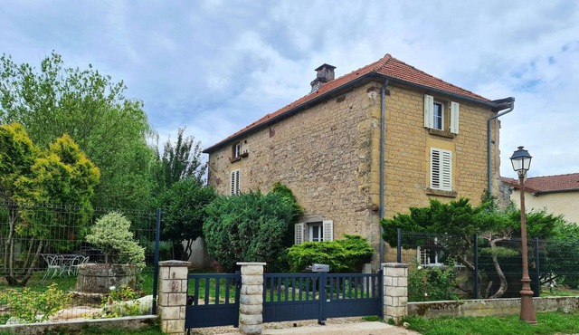 Homerez - Amazing house for 7 ppl. with garden and terrace at Velorcey