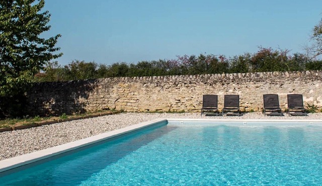Homerez - Amazing villa for 24 ppl. with swimming-pool and garden at Volesvres