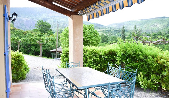 Homerez - Appartement for 6 ppl. with shared pool at La Roche-sur-le-Buis