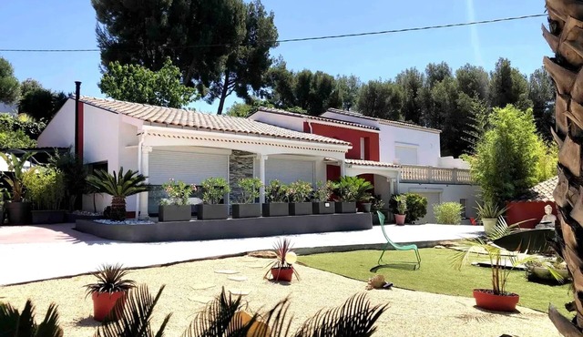 Homerez - Apartment in La Cadière-d'Azur