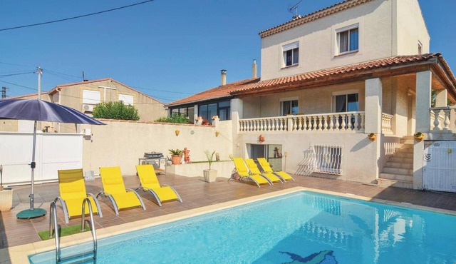 Homerez - Apartment Port-de-Bouc with Pool