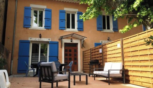 Homerez - Apartment in Bollène with pool