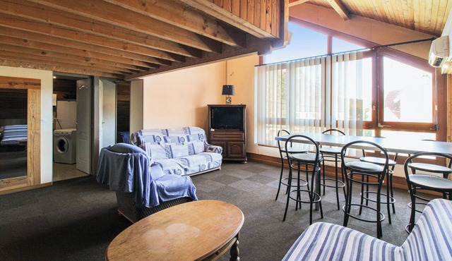 Homerez - Apartment in Échenans with parking