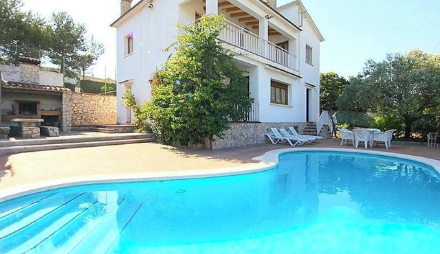 Homerez - Apartment in Canyelles with Pool