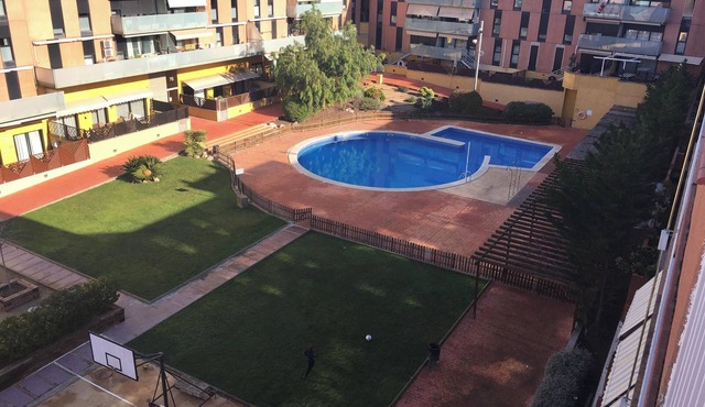 Homerez - Apartment in Terrassa, pool
