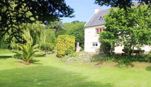 Homerez - Appartement for 6 ppl. with sea view and terrace at Trévou-Tréguignec