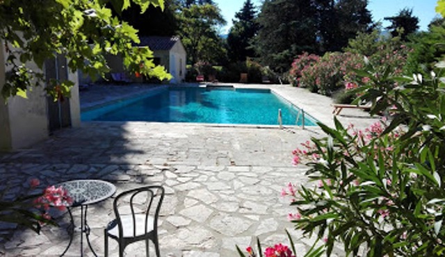 Homerez - Appartement 11 km away from the beach for 2 ppl. with shared pool