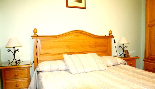 Homerez - Appartement for 6 ppl. with shared pool and garden at La Iruela
