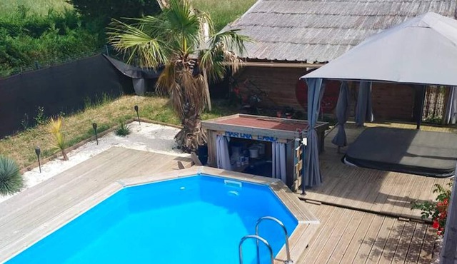 Homerez - Appartement for 2 ppl. with swimming-pool and jacuzzi at Aiguillon