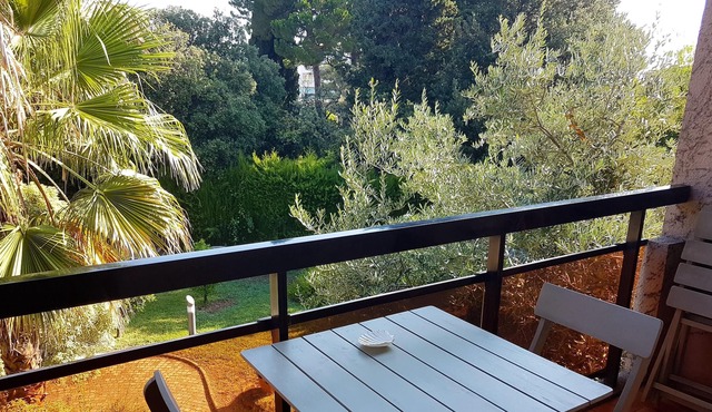 Homerez - Appartement for 4 ppl. with shared pool, garden and balcony at Nice