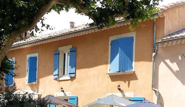 Homerez - Appartement for 7 ppl. with shared pool and terrace at Bollène