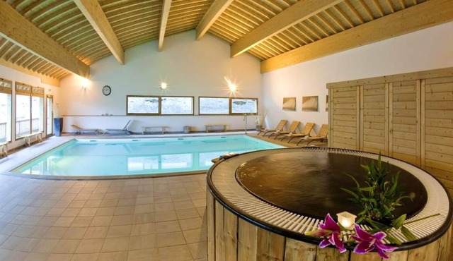 Homerez - Appartement for 4 ppl. with shared pool, sauna, jacuzzi and spa