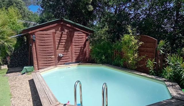 Homerez - Appartement for 4 ppl. with swimming-pool and garden at Tourves