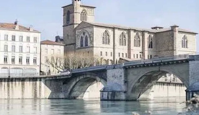 Homerez - Apt in Romans-sur-Isère - Parking incl.