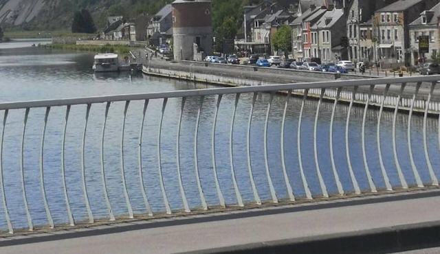 Homerez - Apt in Givet, parking