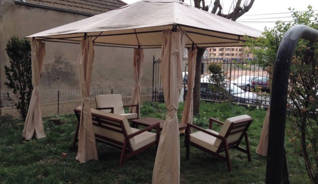 Homerez - Apt in Roanne with garden