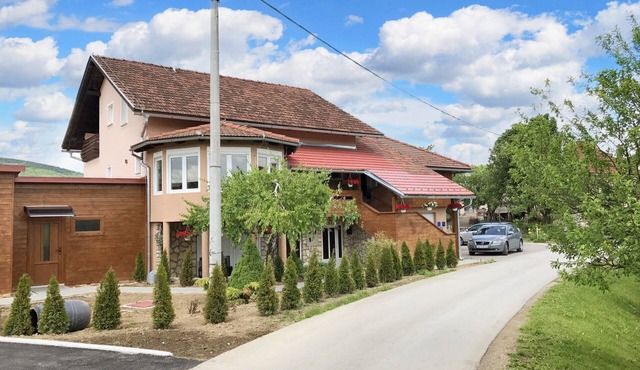 Homerez - Apt Rakovica w/pool