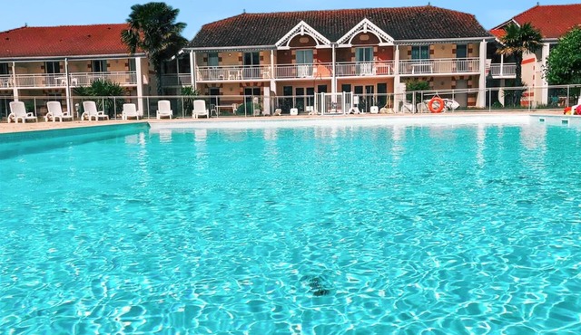 Homerez - Apt Verdon-sur-Mer, Shared Pool