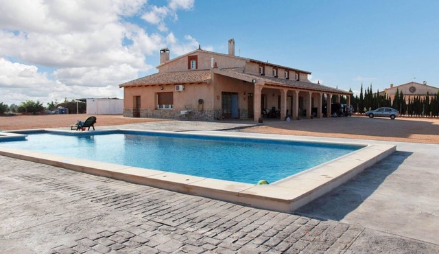 Homerez - Apt. Villarrobledo, pool