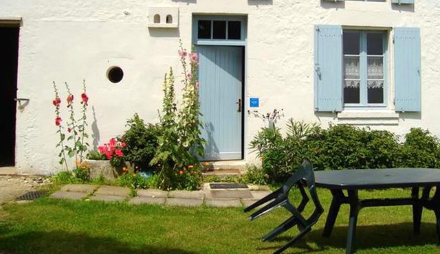 Homerez - Beautiful house for 4 ppl. at Antezant-la-Chapelle