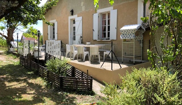 Homerez - Beautiful house for 4 ppl. with terrace at Sainte-Croix-du-Mont