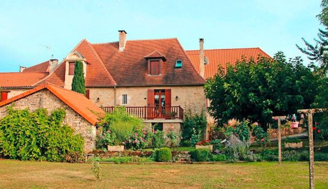 Homerez - Beautiful house for 3 ppl. with garden at Cherveix-Cubas